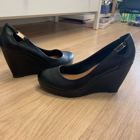 Black “Call It Spring” heels - Picture 2 of 2